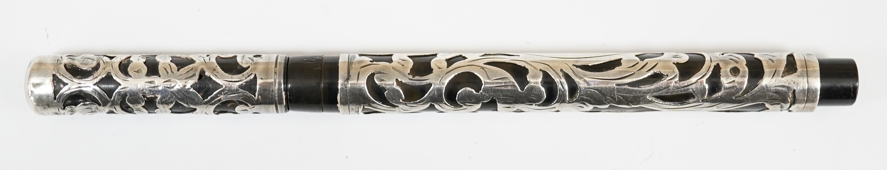 A silver filigree Eyedropper, fully hallmarked, with over and under feed, c.1914, London